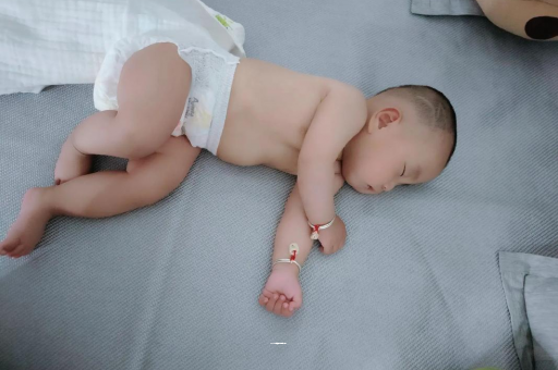 开平宝宝发烧可以喝牛奶吗
